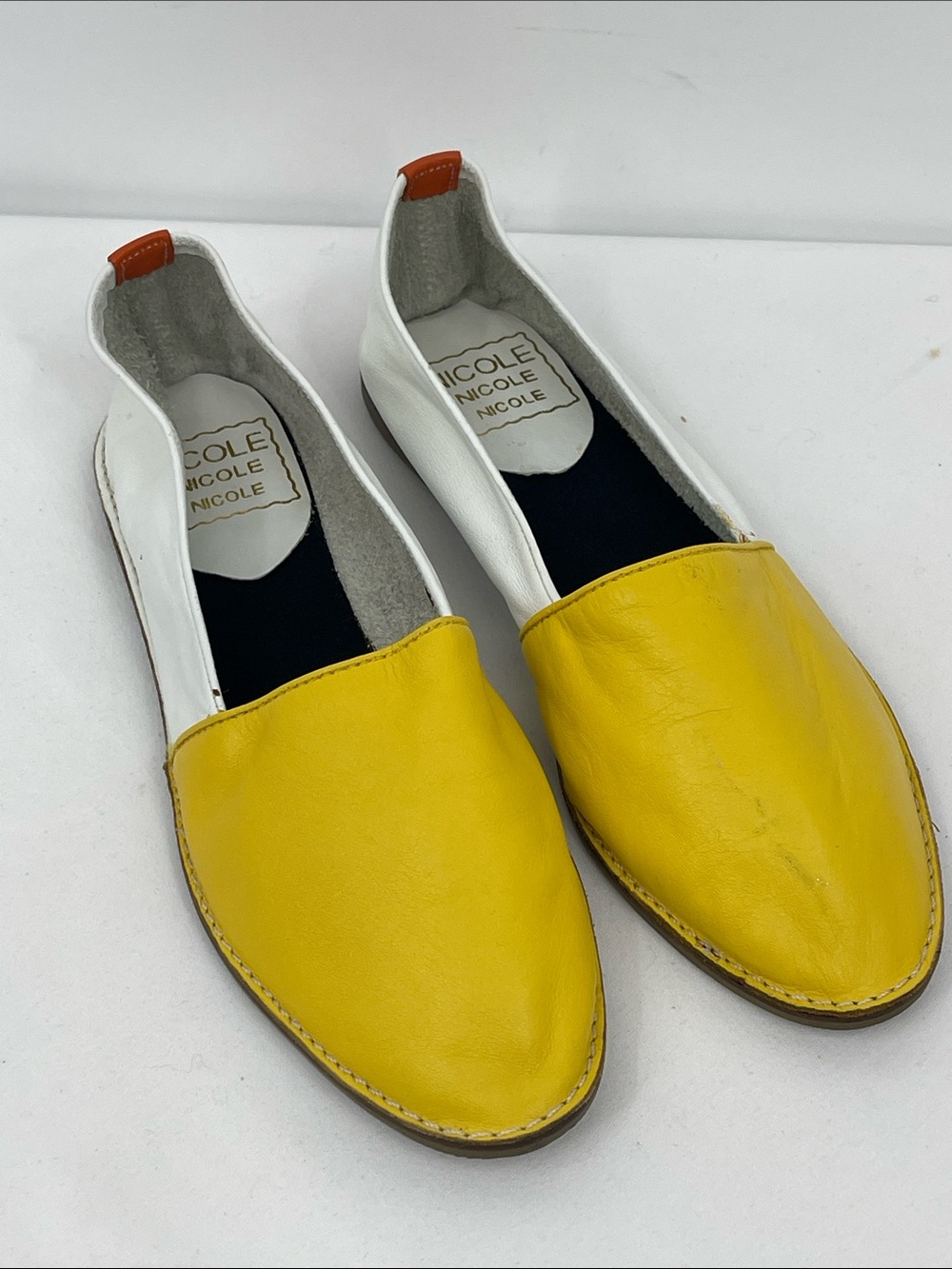 Nicole Raven SIZE 8.5 M yellow and White Leather Slip-On Loafers FIT NARROW